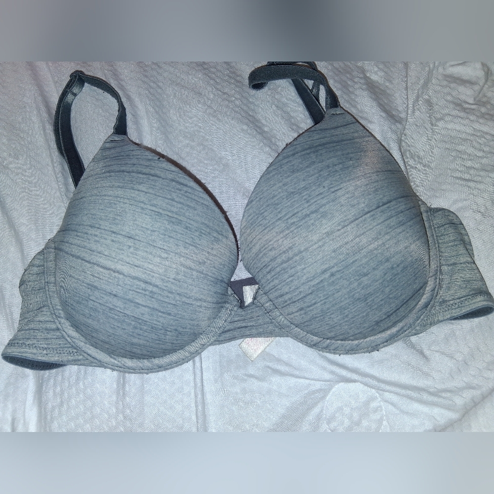 PINK Victoria's Secret 34B Bra Push Up Underwire Wear Everywhere RGUC